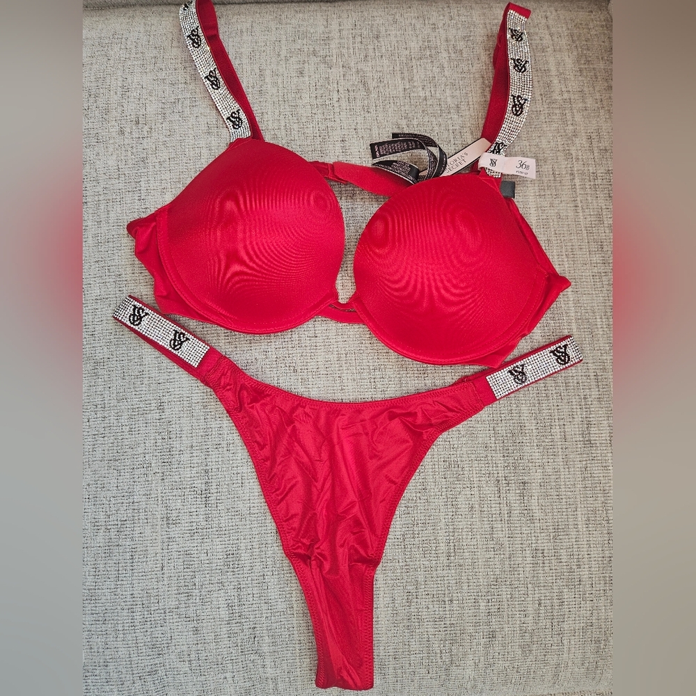 Victoria Secret NWT 3Pc. Set 36B W/2 Large Thong